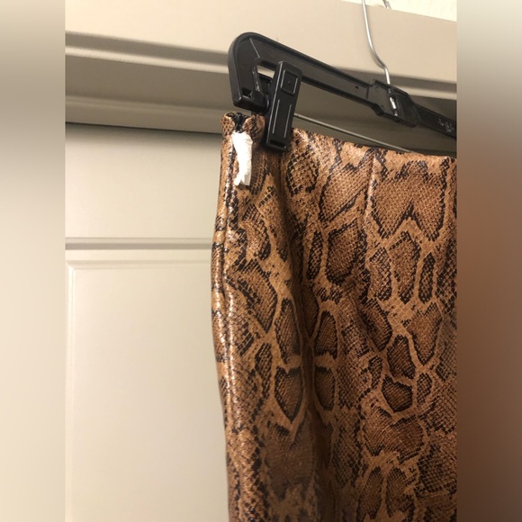 ZARA NWT Faux leather mini skirt - Picture 2 of 4